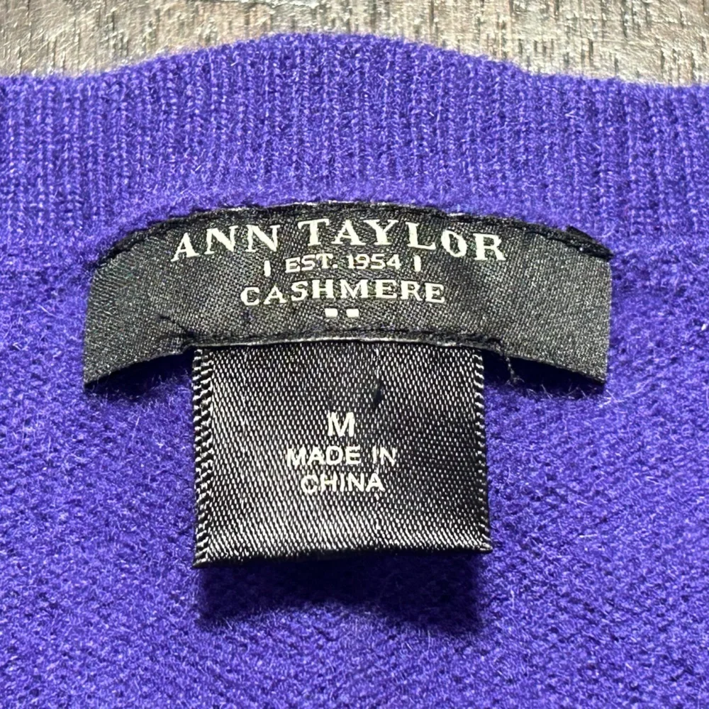 Ann Taylor Purple Cashmere Sweater Size Medium - Picture 3 of 8